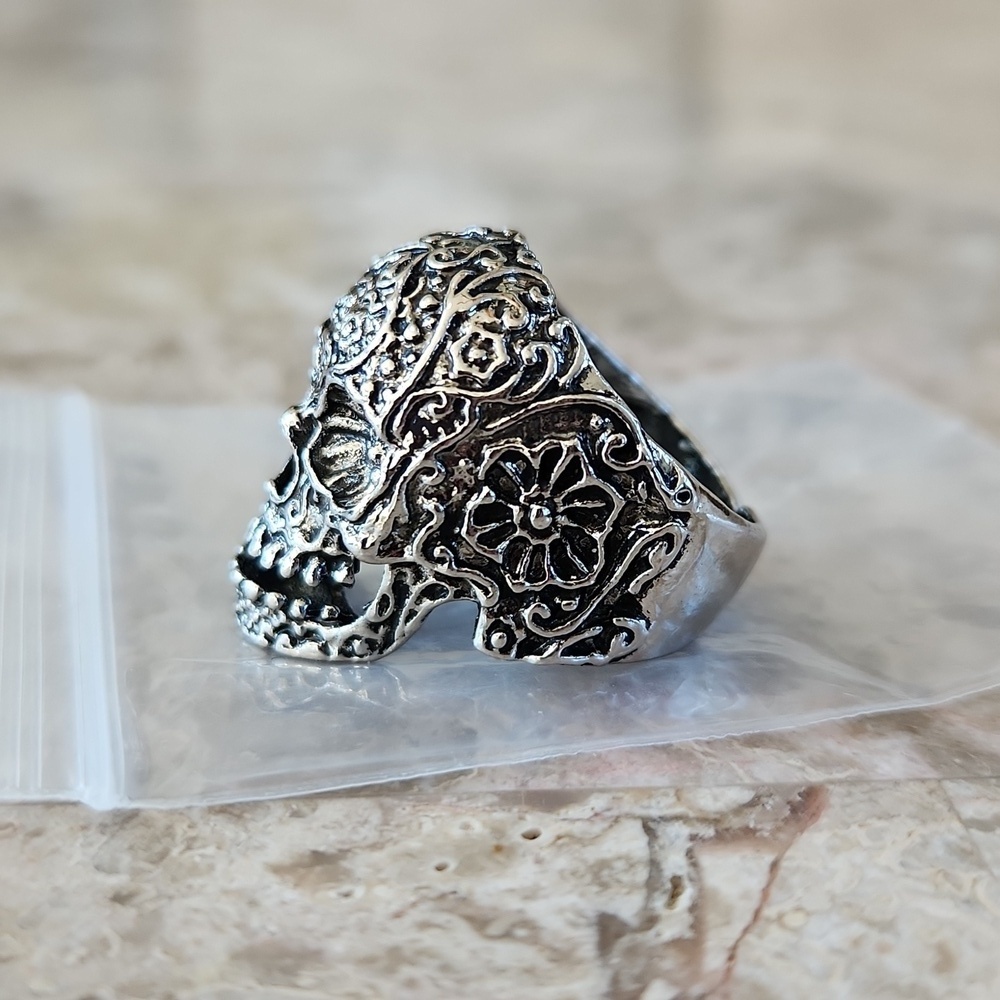Intricate Silver Skull Ring, Adjustable - Picture 3 of 3